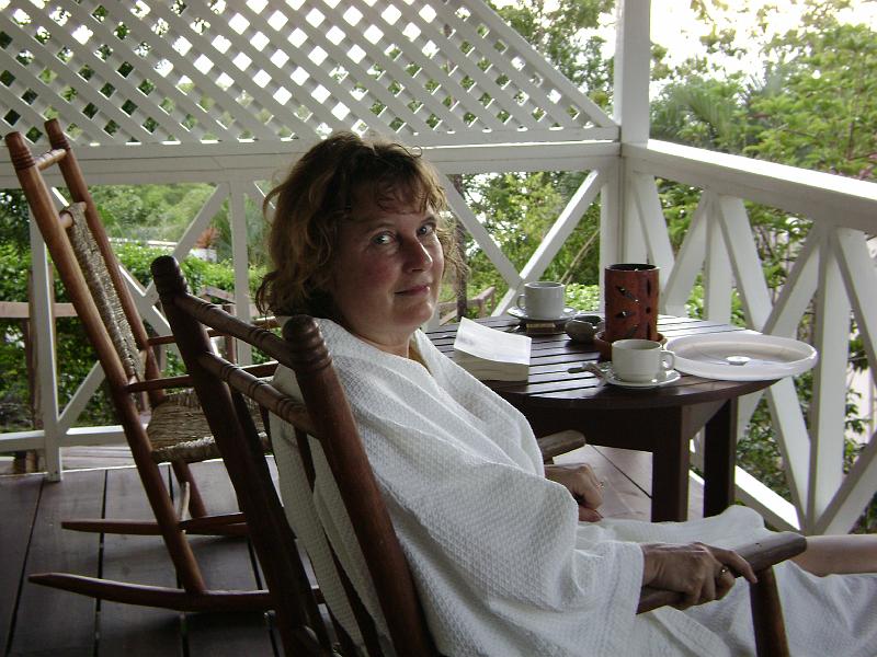 Library - 4876.jpg - Susan, porch